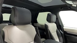 2023 (73) LAND ROVER DISCOVERY 3.0 D300 Dynamic SE 5dr Auto 5204588