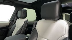 2023 (73) LAND ROVER DISCOVERY 3.0 D300 Dynamic SE 5dr Auto 5204606