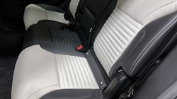 2023 (73) LAND ROVER DISCOVERY 3.0 D300 Dynamic SE 5dr Auto 5204609