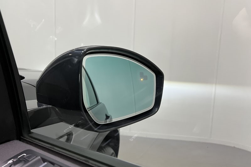 2020 (70) LAND ROVER DISCOVERY SPORT 2.0 D180 SE 5dr Auto 4930219