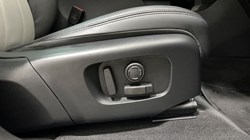 2022 (22) LAND ROVER RANGE ROVER EVOQUE 2.0 P250 R-Dynamic SE 5dr Auto 4876976