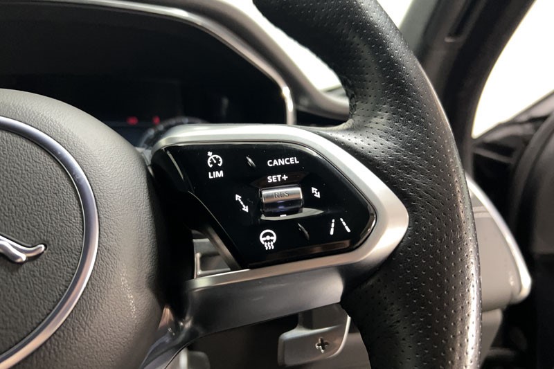 2023 (72) JAGUAR F-PACE 2.0 P400e R-Dynamic SE 5dr Auto AWD 4879542