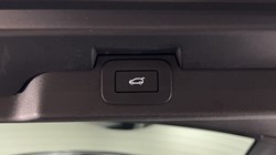 2023 (73) LAND ROVER DISCOVERY 3.0 D300 R-Dynamic HSE 5dr Auto 4855712