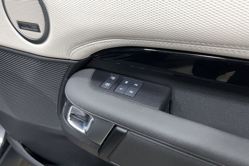 2023 (73) LAND ROVER DISCOVERY 3.0 D300 R-Dynamic HSE 5dr Auto 4855677