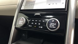 2023 (73) LAND ROVER DISCOVERY 3.0 D300 R-Dynamic HSE 5dr Auto 4855689