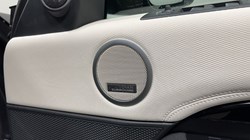 2023 (73) LAND ROVER DISCOVERY 3.0 D300 R-Dynamic HSE 5dr Auto 4855676