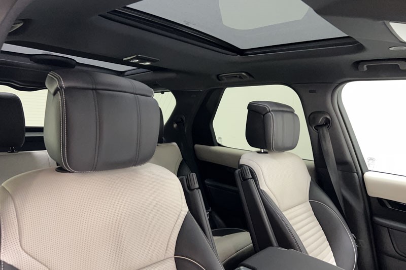 2023 (73) LAND ROVER DISCOVERY 3.0 D300 R-Dynamic HSE 5dr Auto 4855682