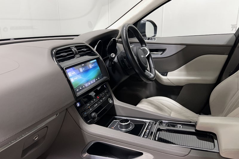 2020 (70) JAGUAR F-PACE 2.0d Portfolio 5dr Auto AWD 4879079