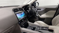 2020 (70) JAGUAR F-PACE 2.0d Portfolio 5dr Auto AWD 4879079
