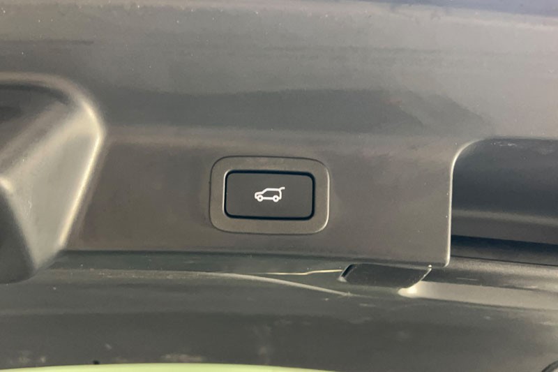 2020 (70) JAGUAR F-PACE 2.0d Portfolio 5dr Auto AWD 4879088