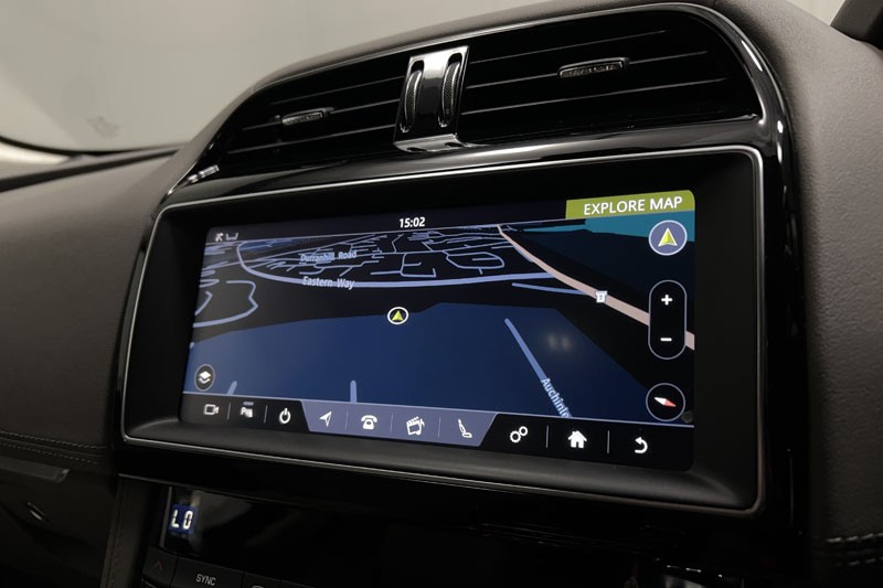 2020 (70) JAGUAR F-PACE 2.0d Portfolio 5dr Auto AWD 4879075