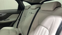 2020 (70) JAGUAR F-PACE 2.0d Portfolio 5dr Auto AWD 4879082
