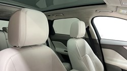 2020 (70) JAGUAR F-PACE 2.0d Portfolio 5dr Auto AWD 4879063