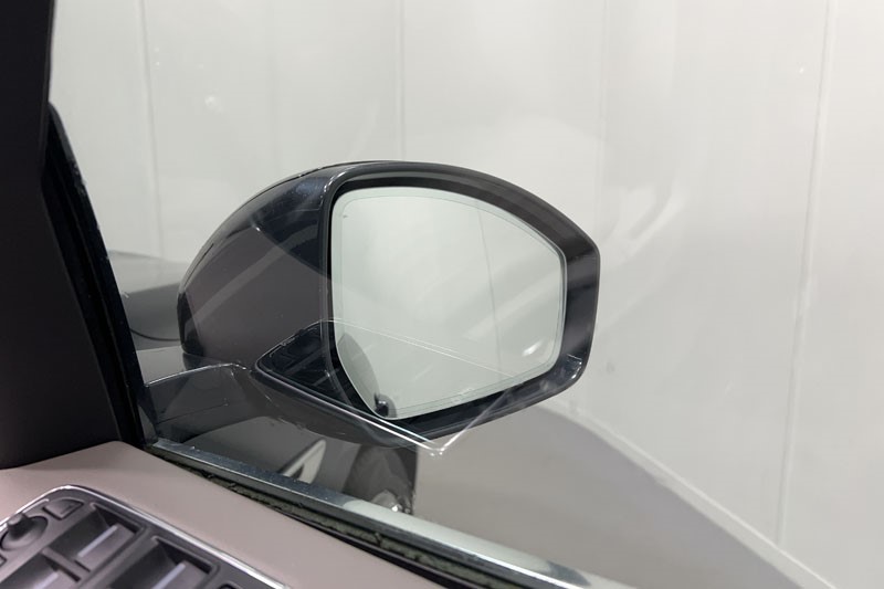 2020 (70) JAGUAR F-PACE 2.0d Portfolio 5dr Auto AWD 4879060