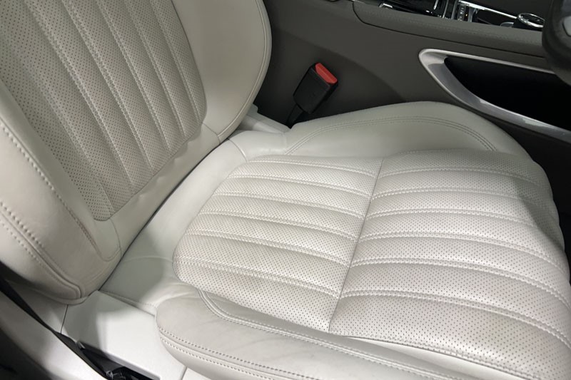 2020 (70) JAGUAR F-PACE 2.0d Portfolio 5dr Auto AWD 4879062