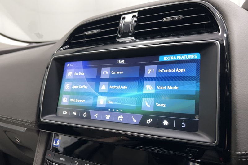 2020 (70) JAGUAR F-PACE 2.0d Portfolio 5dr Auto AWD 4879072