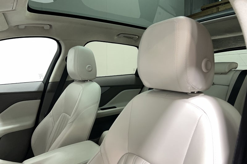 2020 (70) JAGUAR F-PACE 2.0d Portfolio 5dr Auto AWD 4879080