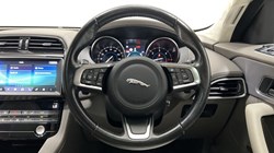 2020 (70) JAGUAR F-PACE 2.0d Portfolio 5dr Auto AWD 4879054