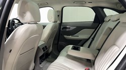 2020 (70) JAGUAR F-PACE 2.0d Portfolio 5dr Auto AWD 4879085