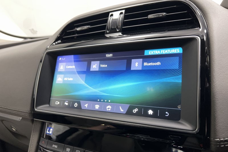 2020 (70) JAGUAR F-PACE 2.0d Portfolio 5dr Auto AWD 4879073