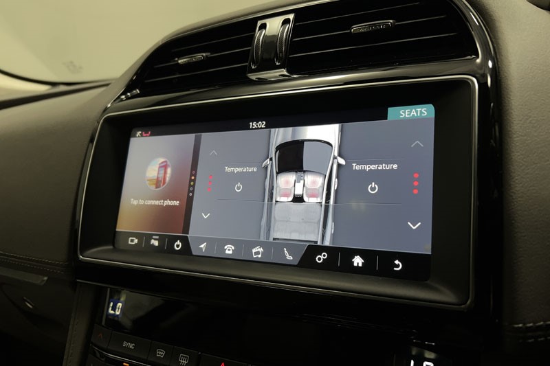 2020 (70) JAGUAR F-PACE 2.0d Portfolio 5dr Auto AWD 4879074