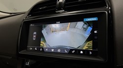 2020 (70) JAGUAR F-PACE 2.0d Portfolio 5dr Auto AWD 4879076