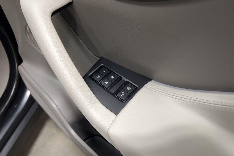 2020 (70) JAGUAR F-PACE 2.0d Portfolio 5dr Auto AWD 4879058