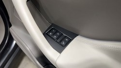 2020 (70) JAGUAR F-PACE 2.0d Portfolio 5dr Auto AWD 4879058