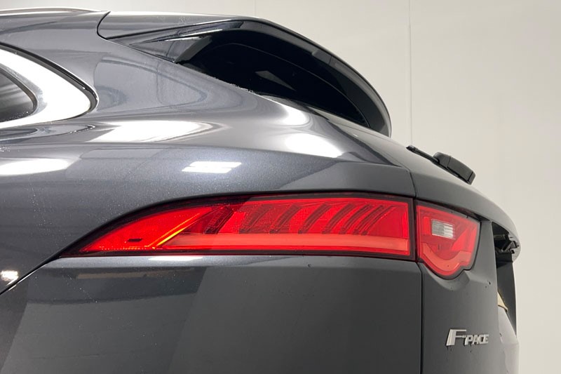 2020 (70) JAGUAR F-PACE 2.0d Portfolio 5dr Auto AWD 4879089