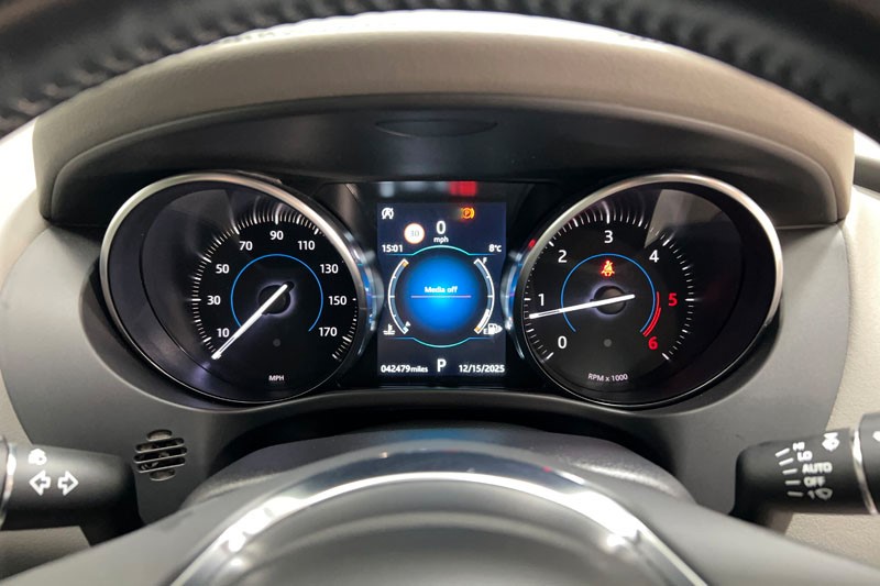 2020 (70) JAGUAR F-PACE 2.0d Portfolio 5dr Auto AWD 4879067