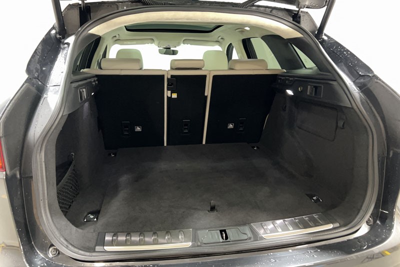 2020 (70) JAGUAR F-PACE 2.0d Portfolio 5dr Auto AWD 4879087