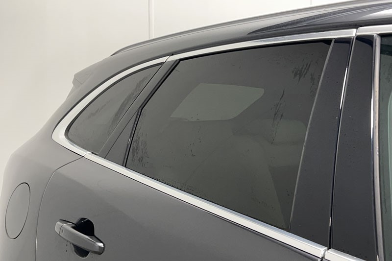 2020 (70) JAGUAR F-PACE 2.0d Portfolio 5dr Auto AWD 4879092