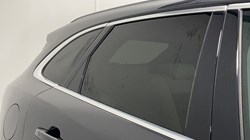 2020 (70) JAGUAR F-PACE 2.0d Portfolio 5dr Auto AWD 4879092