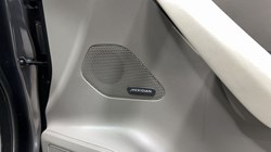 2020 (70) JAGUAR F-PACE 2.0d Portfolio 5dr Auto AWD 4879057