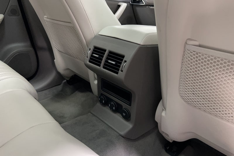 2020 (70) JAGUAR F-PACE 2.0d Portfolio 5dr Auto AWD 4879055