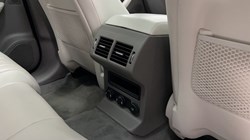 2020 (70) JAGUAR F-PACE 2.0d Portfolio 5dr Auto AWD 4879055