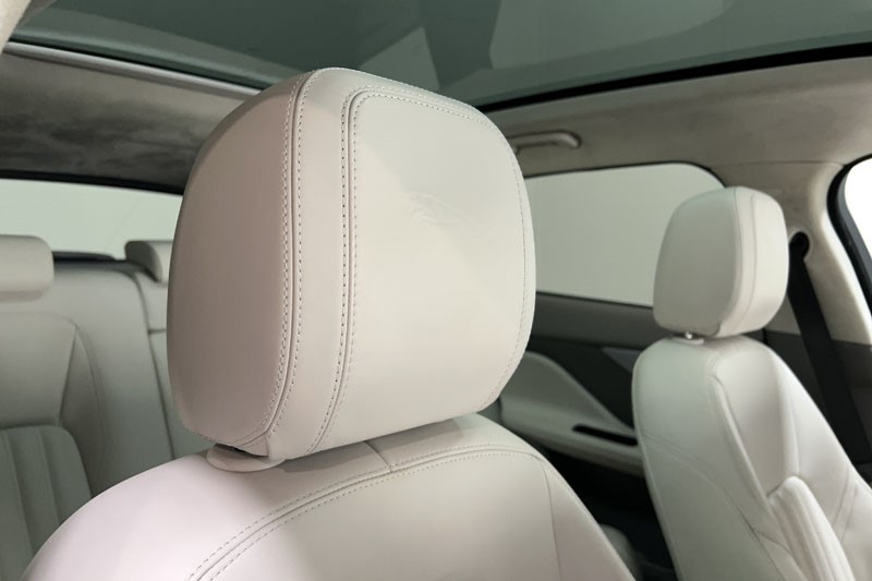 2020 (70) JAGUAR F-PACE 2.0d Portfolio 5dr Auto AWD 4879064