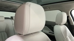 2020 (70) JAGUAR F-PACE 2.0d Portfolio 5dr Auto AWD 4879064