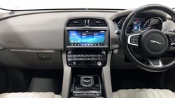 2020 (70) JAGUAR F-PACE 2.0d Portfolio 5dr Auto AWD 4879053