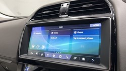2020 (70) JAGUAR F-PACE 2.0d Portfolio 5dr Auto AWD 4879071