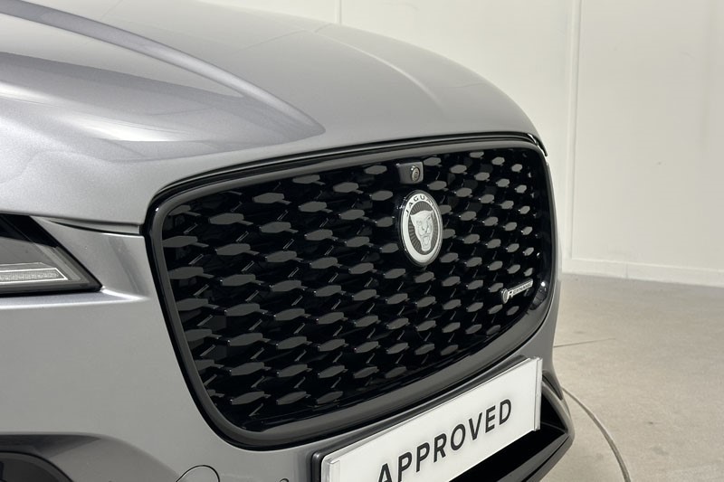 2024 (24) JAGUAR F-PACE 2.0 P250 R-Dynamic SE Black 5dr Auto AWD 4885144