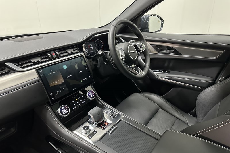 2024 (24) JAGUAR F-PACE 2.0 P250 R-Dynamic SE Black 5dr Auto AWD 4885128