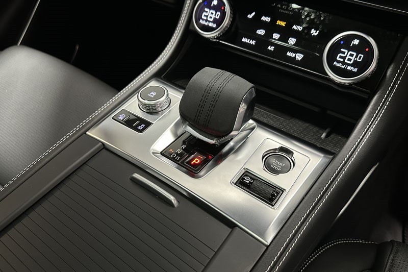 2024 (24) JAGUAR F-PACE 2.0 P250 R-Dynamic SE Black 5dr Auto AWD 4885118