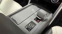2023 (23) LAND ROVER DISCOVERY 3.0 D300 R-Dynamic HSE 5dr Auto 4864027