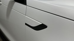 2023 (23) LAND ROVER DISCOVERY 3.0 D300 R-Dynamic HSE 5dr Auto 4864053