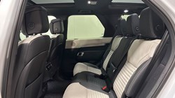 2023 (23) LAND ROVER DISCOVERY 3.0 D300 R-Dynamic HSE 5dr Auto 4864006