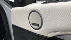 2023 (23) LAND ROVER DISCOVERY 3.0 D300 R-Dynamic HSE 5dr Auto 4864017