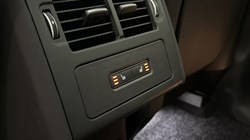 2023 (23) LAND ROVER DISCOVERY 3.0 D300 R-Dynamic HSE 5dr Auto 4864041