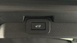 2023 (23) LAND ROVER DISCOVERY 3.0 D300 R-Dynamic HSE 5dr Auto 4864048