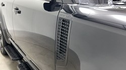 2024 (74) LAND ROVER DEFENDER 3.0 D250 X-Dynamic SE 110 5dr Auto 4855568